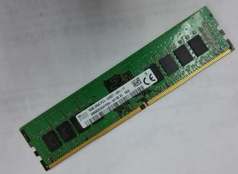Sk Hynix 16GB DDR4 DESKTOP 2400T DDR4 16 GB (Dual Channel) PC