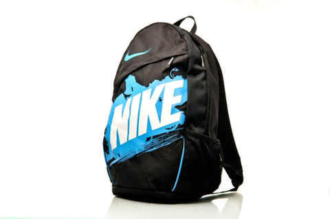 nike backpack bag classic bp 3 Brand Graphic Print  Black/White  One Size (30L) A zippered pocket at the back provides secure storage Nike Varsity Elite Backpack -
