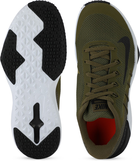 nike training retaliation 2 trainers in khaki