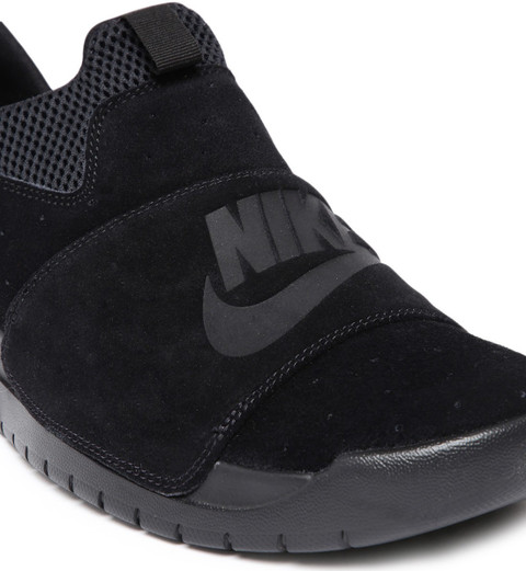 nike benassi sneaker