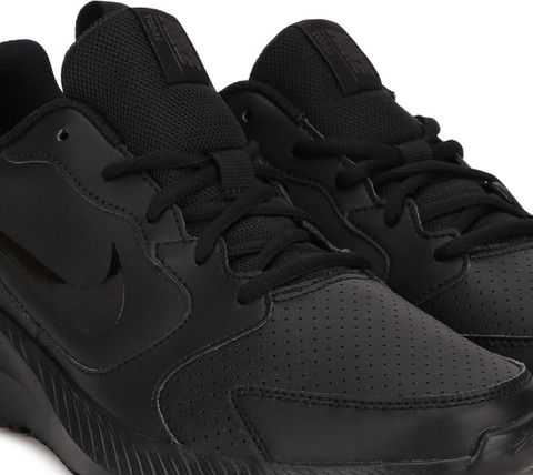 nike men's todos sneakers