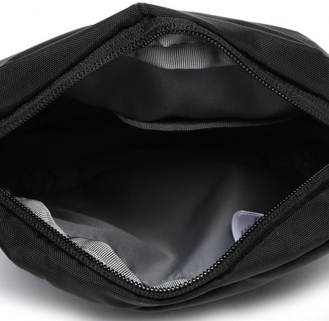 Buy THE NORTH FACE Men & Women Black Messenger Bag Black Online