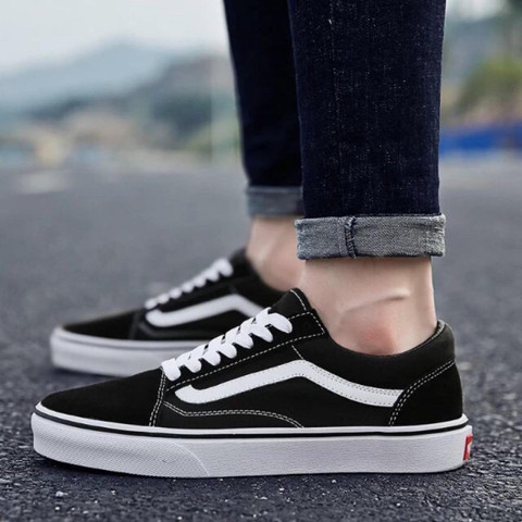 VANS Old Skool Skate Black Sneakers For Men - Buy VANS Old Skool Skate  Black Sneakers For Men Online at Best Price - Shop Online for Footwears in  India | Flipkart.com