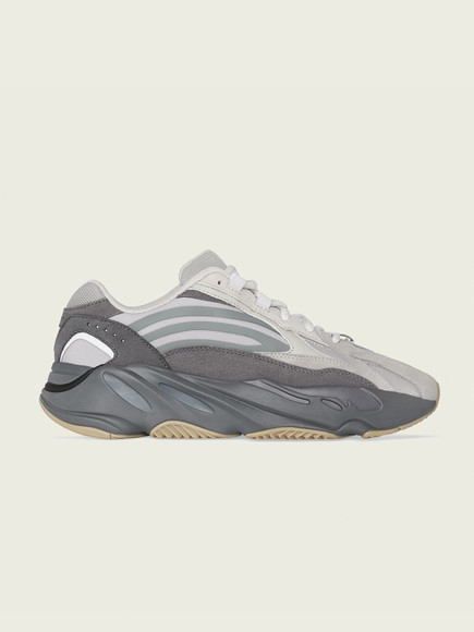yeezy 700 v2 original