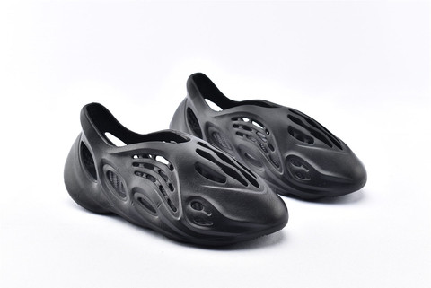 yeezy foam runner on feet