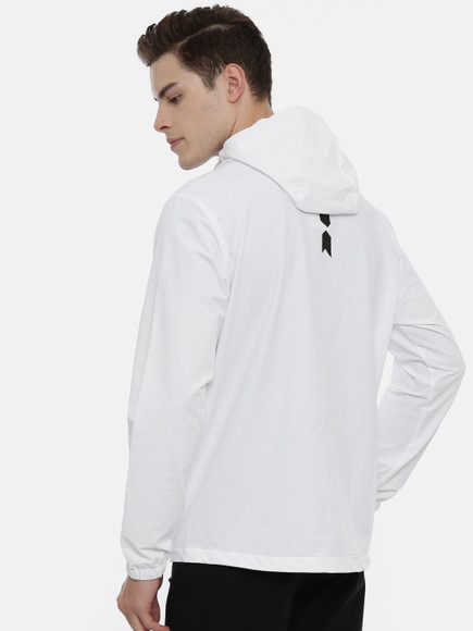 タオテック上下フード付き 白/水色 Buy White Jackets & Coats for Men by Xtep Online | Ajio.com