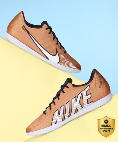 NIKE VAPOR 15 CLUB IC Football Shoes For Men - Buy NIKE VAPOR 15