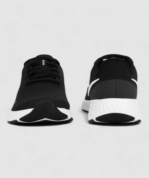 nike revolution 5 flipkart