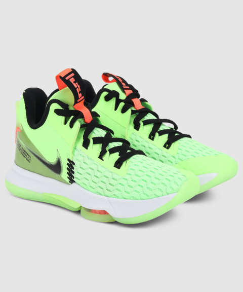 lebron witness 5 men