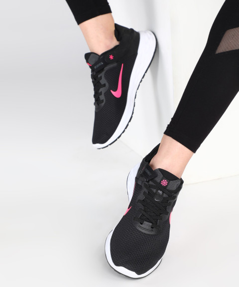 nike sports shoes for womens india