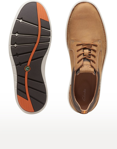 CLARKS Larvik Tie Dark Tan Oily Boat Shoes For Men - Buy  display picture 1