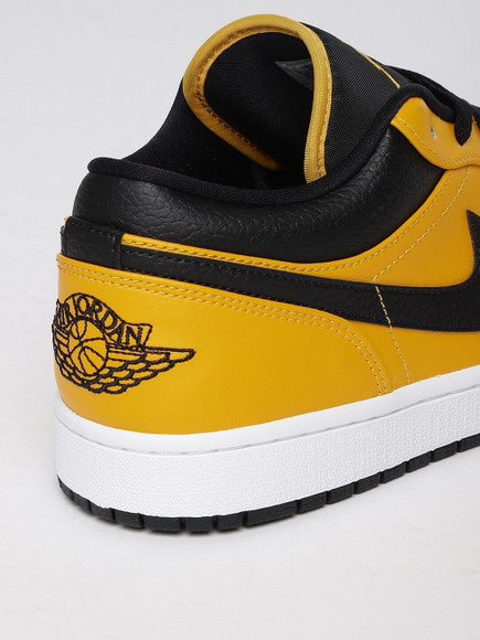 yellow nikes mens