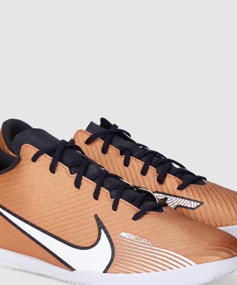 NIKE VAPOR 15 CLUB IC Football Shoes For Men - Buy NIKE VAPOR 15