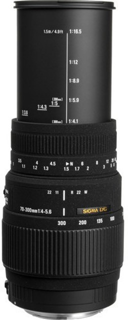 SIGMA 70 - 300 mm F4-5.6 DG Macro Telephoto Zoom Lens - SIGMA