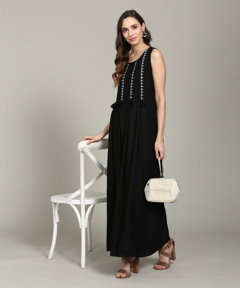 global desi black maxi dress Channeling my inner desi girl in this black frock, Dress from @akbaraslamcollection , ., ., Follow for more fashion reels @laibasdrafts_ , ., ., Vid.credit @ialishbakhan , #desi #trendingsongs