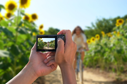 SONY CyberShot DSC-RX100M5A Price in India - Buy SONY CyberShot