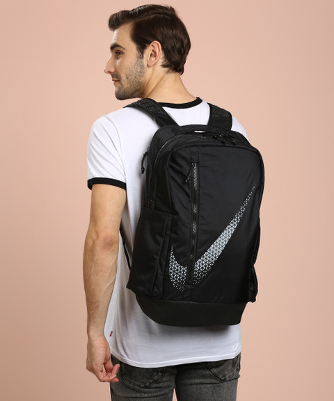 nike backpack vapor power Energy Training Durable construction designed for everyday training and travel Max Air shoulder straps provide cushioning and breathable comfort Dedicated wet/dry compartment separates gear and essentials Spacious main compartment with internal organization Internal laptop sleeve fits most 15 devices Side pockets offer quick access to water bottles or small items Designed for athletes on the go Nike Vapor Power 2.0 Backpacks