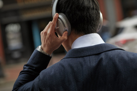 Bose Quietcomfort 35 II Active noise cancellation enabled