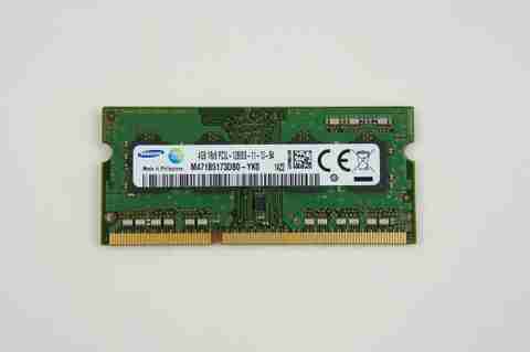 Samsung PC3-12800 DDR3 4 GB (Single Channel) Laptop (M471B5173DB0