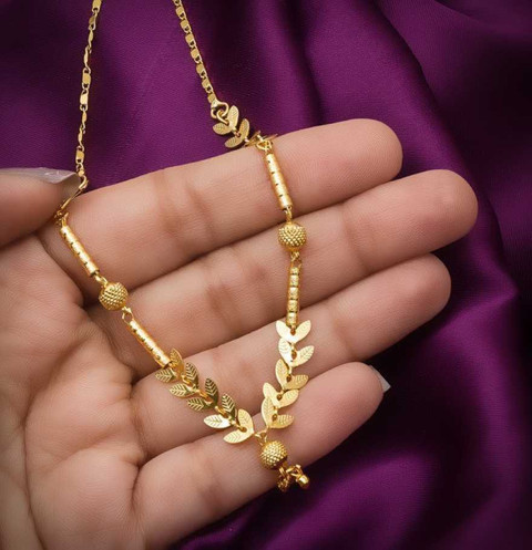 LEAWALL Leaf Design Gold Plated Necklace for Girls and Women Alloy Necklace
