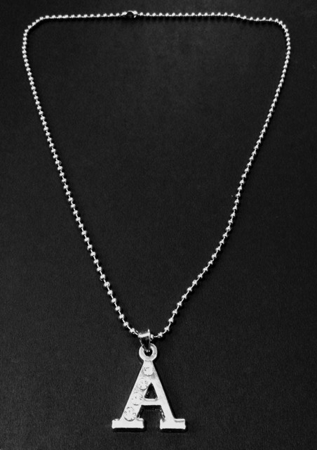 ROYALSHOP A NAME LOCKET /PENDANT FOR BOYS/GIRLS/MEN/WOMEN IN ROYAL LOOK  Silver मेटल लॉकेट सेट