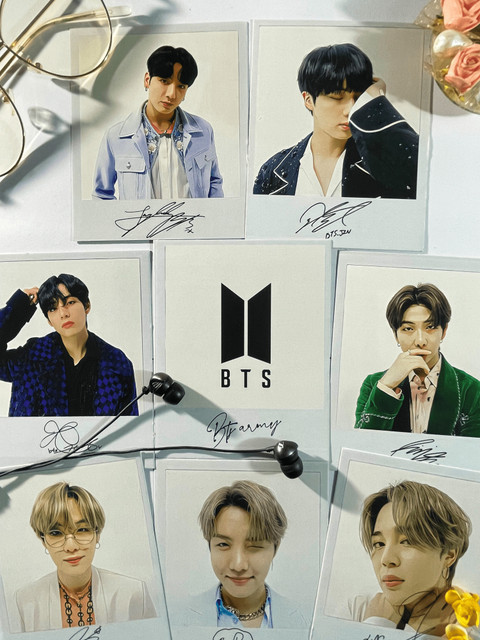 BTS 2018 トレカ BTS Lomo Cards Pack of 8 Premium Autograph Photocards (4x4.83