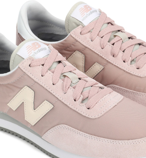 new balance 720 trainers in pink