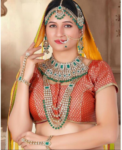 MAHI BRIDAL Metal, Alloy Gold-plated Green, Gold Jewellery Set