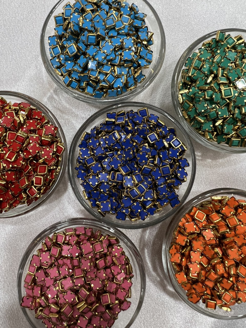 UniKart Colour Kundan Beads Square 4x4mm Pack of 600 Pcs with Fabric Glue  Storage Box