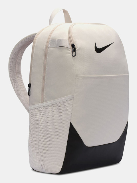 nike 24 litre backpack Brasilia 9.5 Stay organized with a spacious main compartment featuring a sleeve that can hold up to a 15 laptop Nike Brasilia Medium 24L Backpack