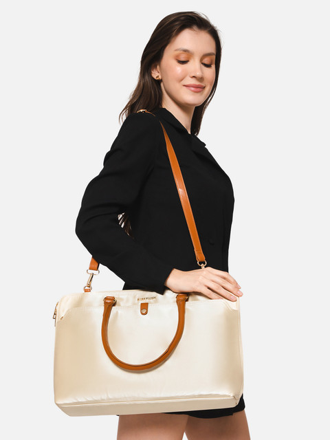 Berrylush Women 16 inch Smart Casual Two Handles Detachable Strap