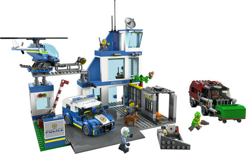 LEGO City Police Station (668 Blocks)