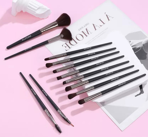 SKINPLUS makeup brushes kit with sponge puff