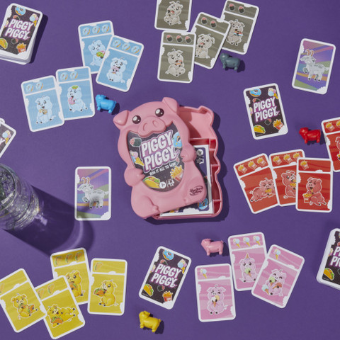 Hasbro Piggy Piggy Family Card Game - Piggy Piggy Family Card Game
