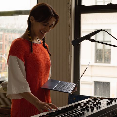 Apple MacBook AIR M2 - (8 GB/512 GB SSD/Mac OS Monterey) MLY43HN/A