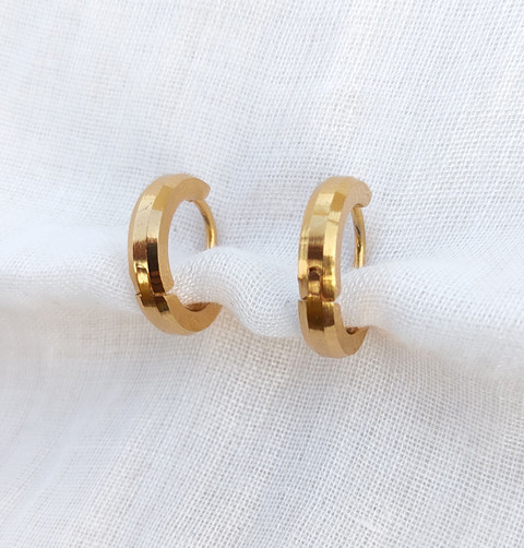 FASHOLICS Premium Ear for men gold tone glossy – angle Gift For Him  Stainless Steel Hoop Earring