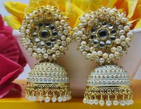 Buy TANLOOMS Beautiful Moti Guchha Kundan Jhumka