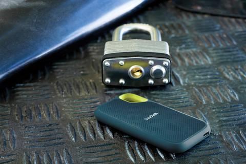 SanDisk Extreme Portable 2 TB External Solid State Drive (SSD