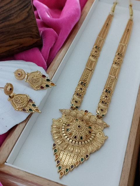 Shree Fashions World Brass Gold-plated Gold Jewellery Set Price in