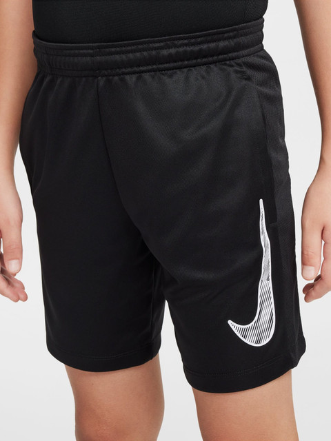 nike shorts flipkart