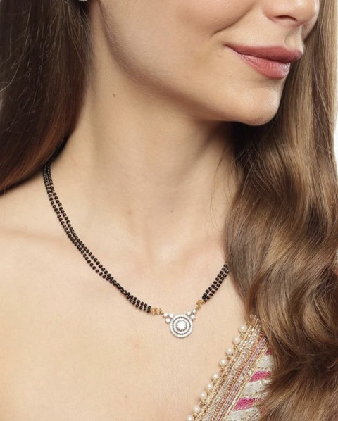 Nakrani Sales Diamond Short Fancy Gold Mangalsutra (Length 18 inch