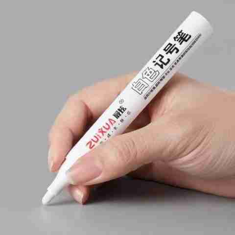 URBAN KORS WHITE PAINT PERMANENT MARKER (Set of 1, White) - Image 5