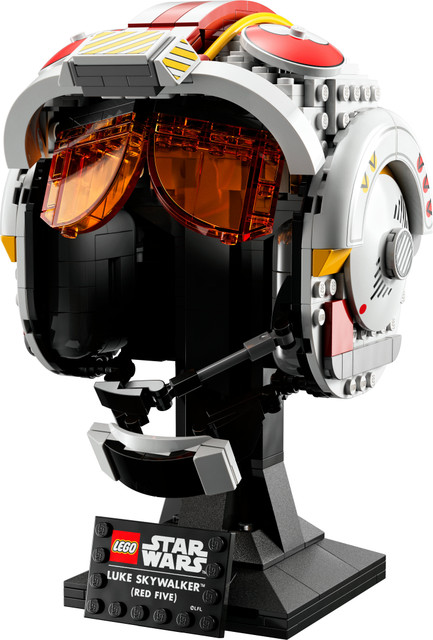 LEGO Star Wars Luke Skywalker(Red Five) Helmet (675 Blocks) Model