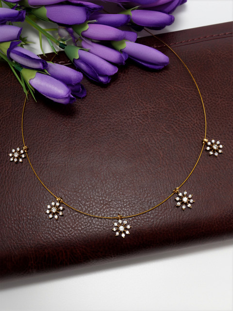 PINAAKA DARINI Five-Flowers-Invisible Copper Plated Alloy Necklace