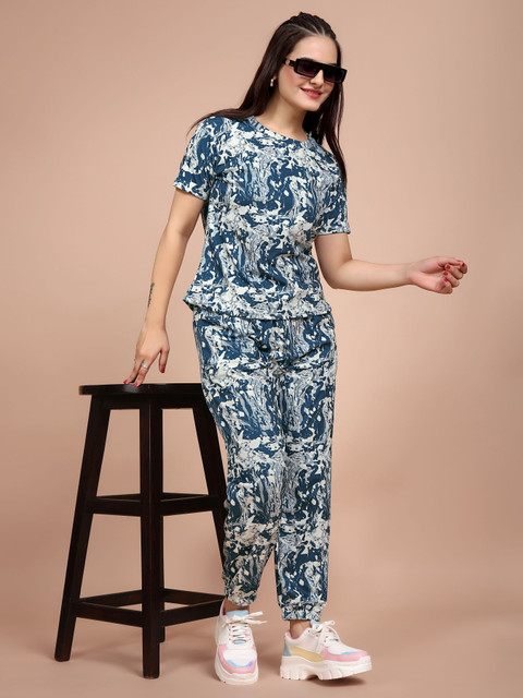 HouseOfCommon Women Printed Multicolor Night Suit Set Price in