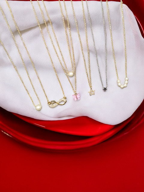 ELCETRATD JEWELLERY shimmering beautiful pendant set for women