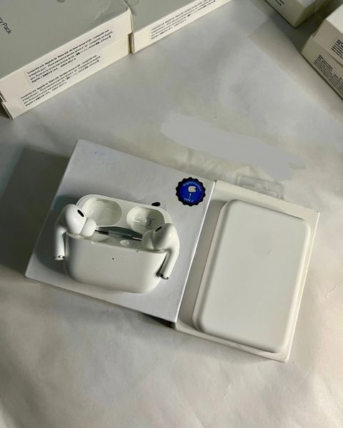 AirPods with Charging Case モバイルバッテリーセット MagPulse AirPods 2 Pro & MagSafe Powerbank Combo | Wireless