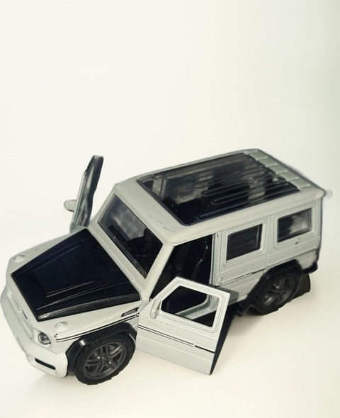 Remote Control Mahindra Scorpio Diecast Model Tripurari 1:32