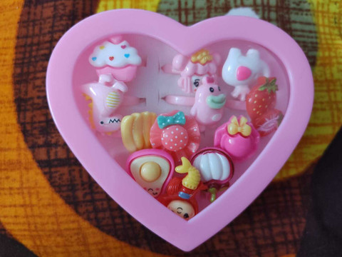 DIVINE Kids 12 pair of Finger rings in a pink heart shape box (Girls) Gift  Plastic Ring
