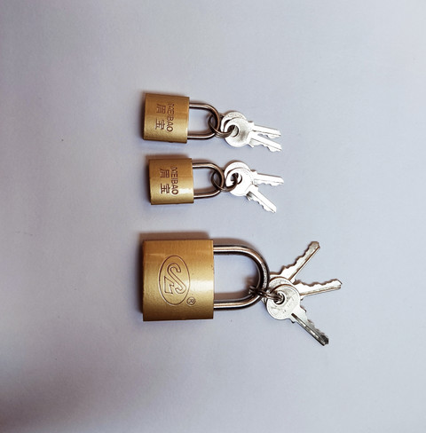 MEIBAO feet chain with lock for chain and locks for bag